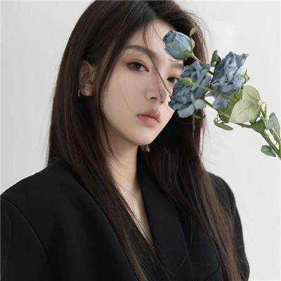 一袭青衣处女心海报